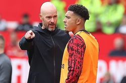 Jadon Sancho bị phát hiện chơi game ngay trước trận MU gặp Bayern tại Champions League