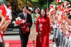 Hoàng Thái tử Nhật Bản Akishino và Công nương thăm Nhà sàn, Ao cá Bác Hồ