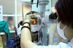 Bộ Y tế yêu cầu giám sát và không để thiếu thuốc bệnh đau mắt đỏ