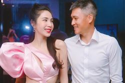 Thủy Tiên - Công Vinh vắng mặt, yêu cầu bồi thường hơn 17 tỷ đồng