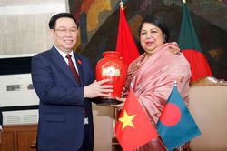 Việt Nam và Bangladesh ký bản ghi nhớ hợp tác giữa Quốc hội hai nước