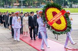 Hoàng Thái tử Nhật Bản và Công nương vào Lăng viếng Chủ tịch Hồ Chí Minh, thăm Nhà sàn Bác Hồ