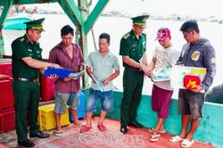 Bộ đội Biên phòng chung sức lấy lại 'thẻ xanh'