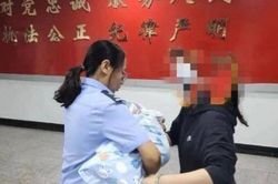 Bán con với giá 100 triệu đồng, 2 ngày sau người mẹ cầu xin cảnh sát tìm lại