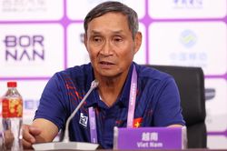HLV Mai Đức Chung: 'Thanh Nhã, Vạn Sự vào sân đã thay đổi cục diện'