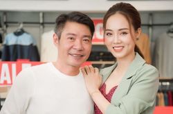Vợ trẻ NSND Công Lý nghẹn ngào nhắc lại bức ảnh từng gây bão mạng xã hội
