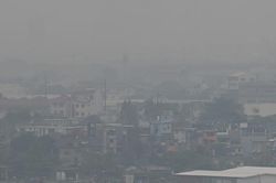 Núi lửa mang tro bụi đến thủ đô Manila, người dân được cảnh báo không nên ra ngoài