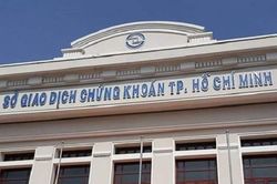 Chứng khoán bị bán tháo, HoSE lên tiếng trước tin đồn lãnh đạo từ chức