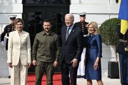 Tổng thống Mỹ: Những chiếc xe tăng Abrams đầu tiên sẽ đến Ukraine 'vào tuần tới'