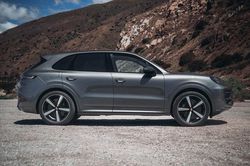 Porsche Cayenne 2024 ra mắt tại Việt Nam, giá khởi điểm 5,560 tỷ đồng
