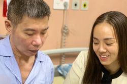 Bà xã NSND Công Lý nghẹn ngào nhắc về thời gian chồng gặp biến cố bệnh tật