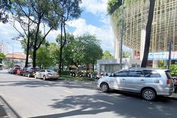 Thành phố Hồ Chí Minh: Đề xuất thu phí sử dụng tạm thời lòng đường vỉa hè cao nhất 350.000 đồng/m2/tháng