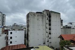 Quận Thanh Xuân 'nói lại' việc di dời xe đạp, xe máy điện khỏi chung cư mini
