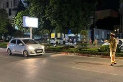 Lái xe biển xanh đi đón đoàn công tác bị 'dính' nồng độ cồn