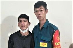 Chiến sĩ dân quân tham gia bắt cướp