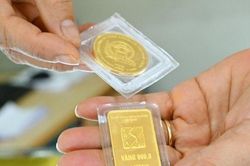Giá vàng hôm nay tiếp đà giảm nhẹ