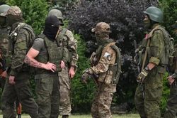 Tướng Ukraine nghi lính Wagner trở lại mặt trận, Mỹ gửi tên lửa tầm xa cho Kiev