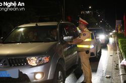 Tổ công tác của Bộ Công an phát hiện 1 lái xe biển xanh Nghệ An vi phạm nồng độ cồn