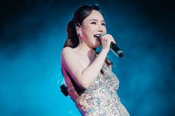 Hồ Quỳnh Hương thổ lộ: 'Vẫn đang chờ người ấy xuất hiện'