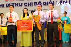 Trao giải Hội thi bí thư chi bộ giỏi lần thứ 2