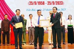 Phó Chủ tịch Thường trực Quốc hội Trần Thanh Mẫn dự Lễ Tuyên dương mô hình, điển hình tiên tiến học tập và làm theo tư tưởng đạo đức, phong cách Hồ Chí Minh nhân kỷ niệm 65 năm ngày Bác Hồ thăm Yên Bái