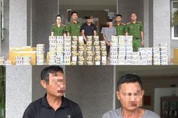 Tạm giữ hai đối tượng buôn hơn 400kg pháo nổ