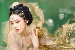 Trương Lệ Hoa: Từ được hoàng đế sủng ái bậc nhất đến cái kết thảm