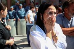 Lo ngại bị thanh lọc sắc tộc, 120.000 người Armenia tháo chạy khỏi Nagorno-Karabakh