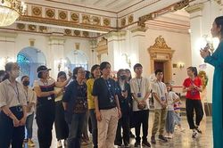 Những lưu ý mới về tour tham quan tòa nhà UBND TPHCM