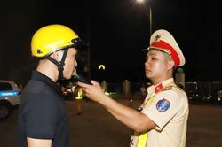 Một ngày phát hiện hơn 100 trường hợp vi phạm nồng độ cồn ở Bắc Giang