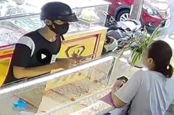 Bắt đối tượng cướp tiệm vàng
