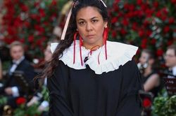 Simone Rocha là nhà thiết kế khách mời tiếp theo của Jean Paul Gaultier