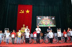 Hội Doanh nhân trẻ tổ chức chương trình 'Trung thu cho em'