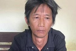 Xin tiền khách uống cà phê rồi đè đầu, xé quần cướp tài sản