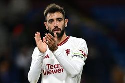 Bruno Fernandes ghi bàn, Man Utd chật vật thắng đội cuối bảng