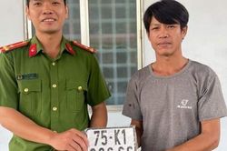 Người đàn ông ở Huế bấm được biển ngũ quý 66666 tại công an xã