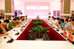 Phó Thủ tướng Trần Lưu Quang thăm và làm việc tại Quảng Ninh