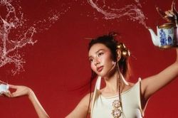 Hoa hậu Thùy Tiên gửi đến người hâm mộ bộ ảnh ý nghĩa nhân dịp Tết Trung Thu