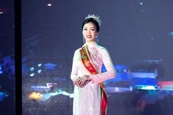 Á hậu Lê Thị Khánh Vân tham gia trình diễn tại Lễ hội Áo dài Thành Tuyên 2023