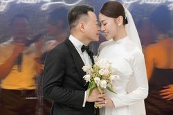 Phương Oanh và Shark Bình hôn nhau cực ngọt khi song ca, dân mạng 'quay xe'