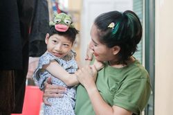 Nữ diễn viên 14 năm chăm con bị tổn thương não bẩm sinh: Cuộc đời vẫn đẹp sao