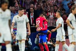 Real Madrid thua Atletico ở derby: Thần chú hết thiêng