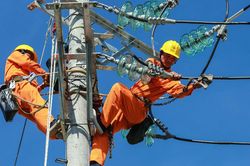 Phó Thủ tướng chỉ đạo triển khai các giải pháp bảo đảm cung ứng điện