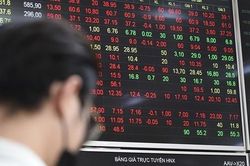 Cổ phiếu nhóm tài chính lao đao