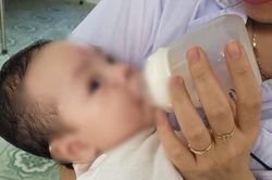 Xót xa, bé trai hơn 1 tháng tuổi bị bỏ rơi ven đường lúc rạng sáng
