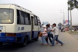 TP Hồ Chí Minh: Đường dây nóng 1022 sẽ tiếp nhận tin tức 'xe dù, bến cóc'
