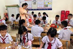 Trải nghiệm STEM sáng tạo lồng đèn trung thu từ nguyên liệu tái chế