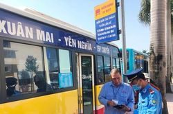 Xử lý gần 100 trường hợp xe buýt Hà Nội 'chạy ẩu', vi phạm giao thông