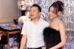 Phương Oanh song ca cùng Shark Bình, bị nghi có 'tin vui'?
