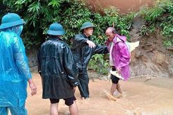 Thanh Hóa: Mưa lớn trên diện rộng, chỉ đạo khẩn sơ tán dân, tuần tra canh gác đê